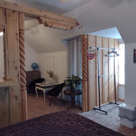 Quiet Upstairs Studio Close To Town 420 Friendly Trinidad Buitenkant foto